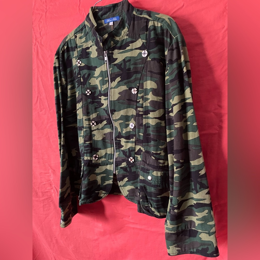 BLUE SKY Cammo Jacket sz L